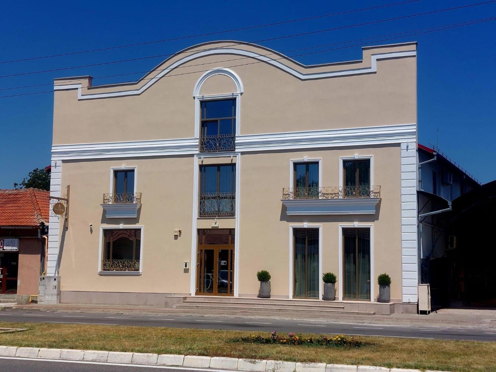 Regal Ballroom Caransebes Exterior photo